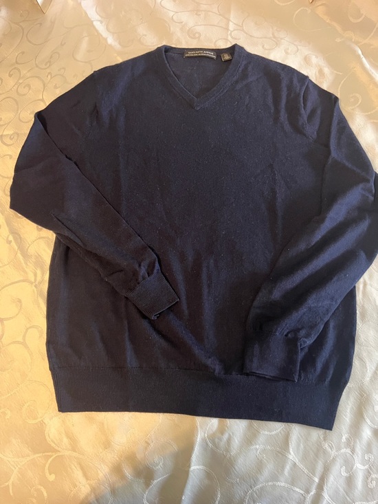 Saks Fifth Avenue Other - SAsks fifth Avenue Men's V-Neck Sweater - Navy
